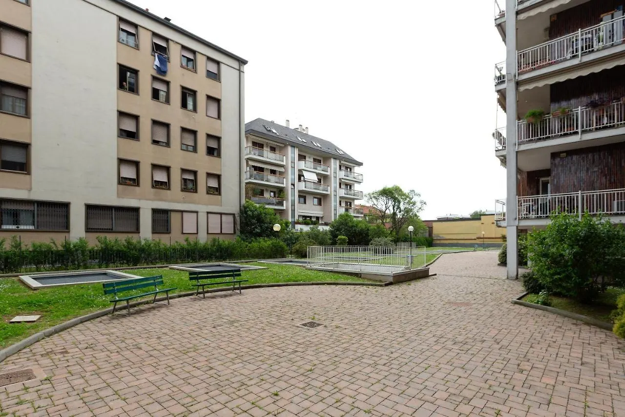 Apt Con Terrazzo A Milano- Greco Pirelli! Italien