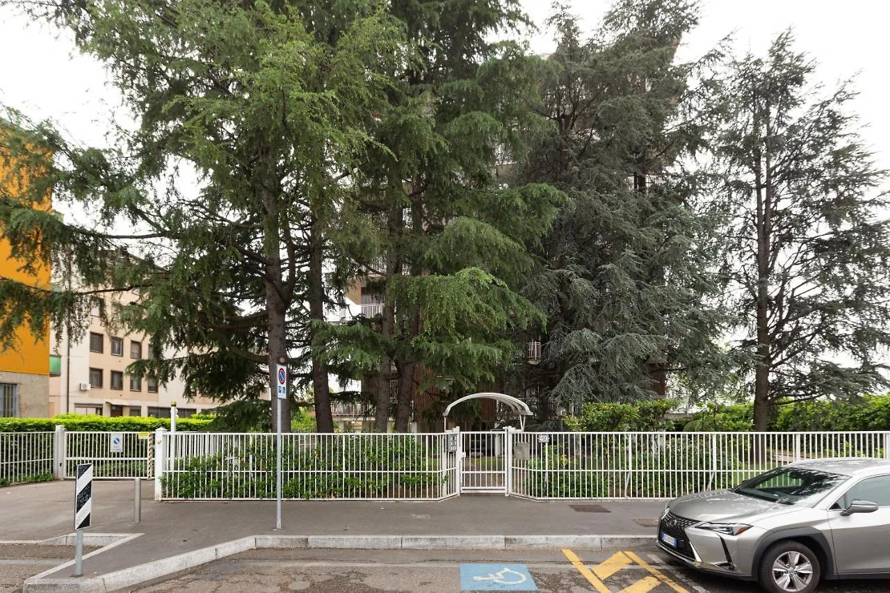Apt Con Terrazzo A Milano- Greco Pirelli! 0*, Milano